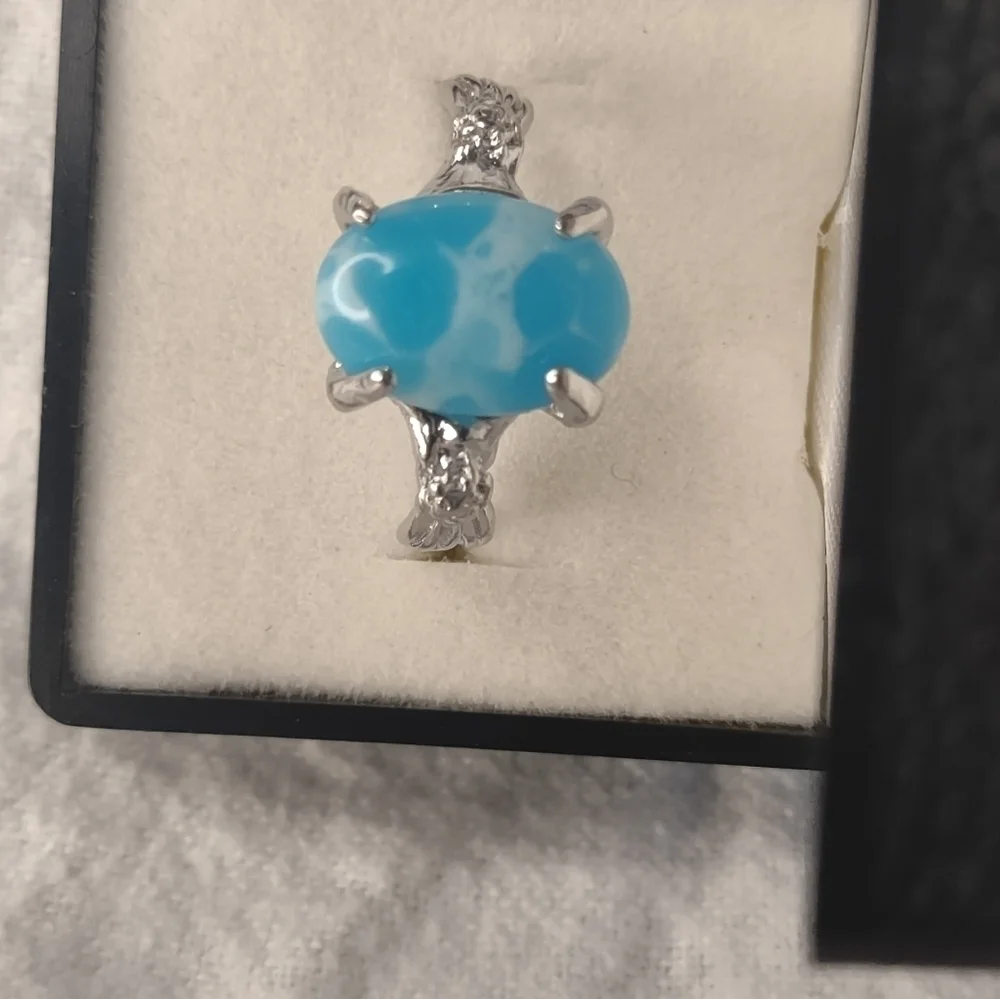 New women's blue sky ring size 8 3/4